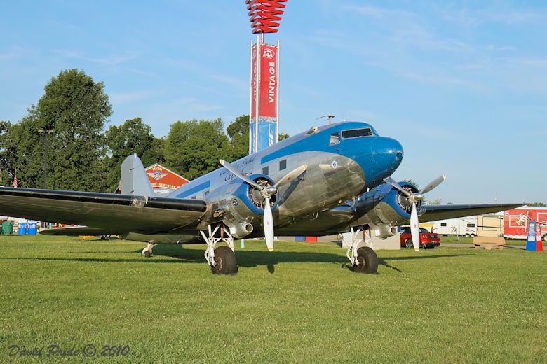 Douglas DC-3