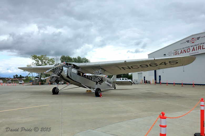 Ford 5-AT-B Tri-Motor