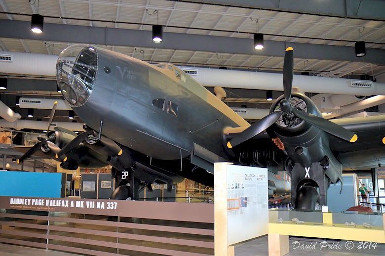 Handley Page Halifax NA 337